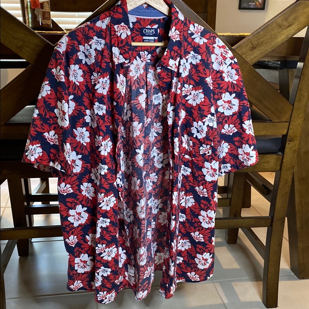 Chaps Easy Care Short Sleeve Red and White Floral Button Down Shirt - Size XL